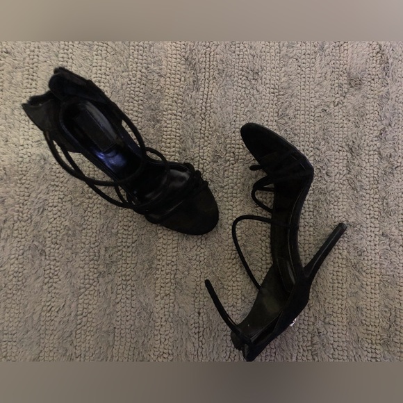 Black stilettos by Forever21 - Picture 5 of 12